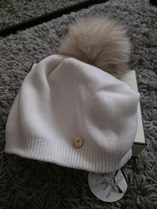 Чисто нова шапка ест.косъм страхотна с кутия