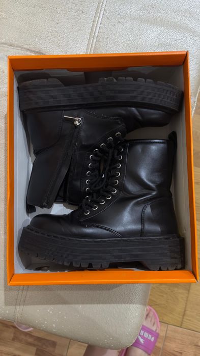 Продаю обувь демисезонную