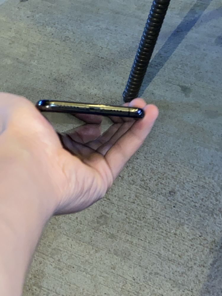 Iphone 11 pro max 256gb sotiladi