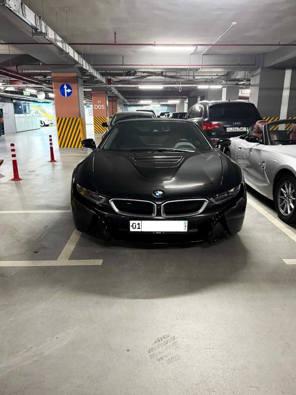 BMW i8 Roadster – единственный в Ташкенте