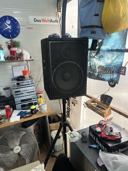 Здравейте!Продавам две тонколони 12-ки + усилвател ямаха