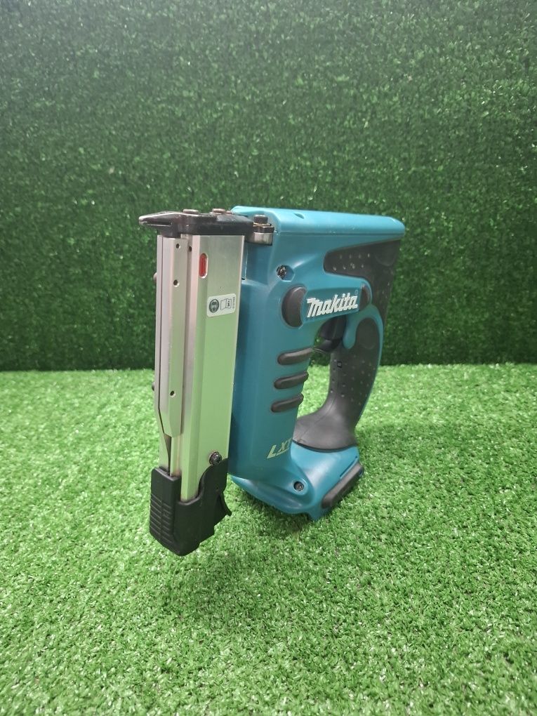 Нов такер за пирони Makita DPT351