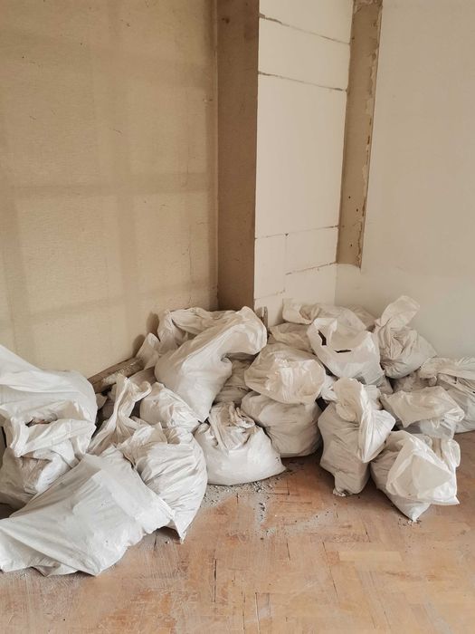 Качване на строителни материали.Извозване на строителен отпадък.