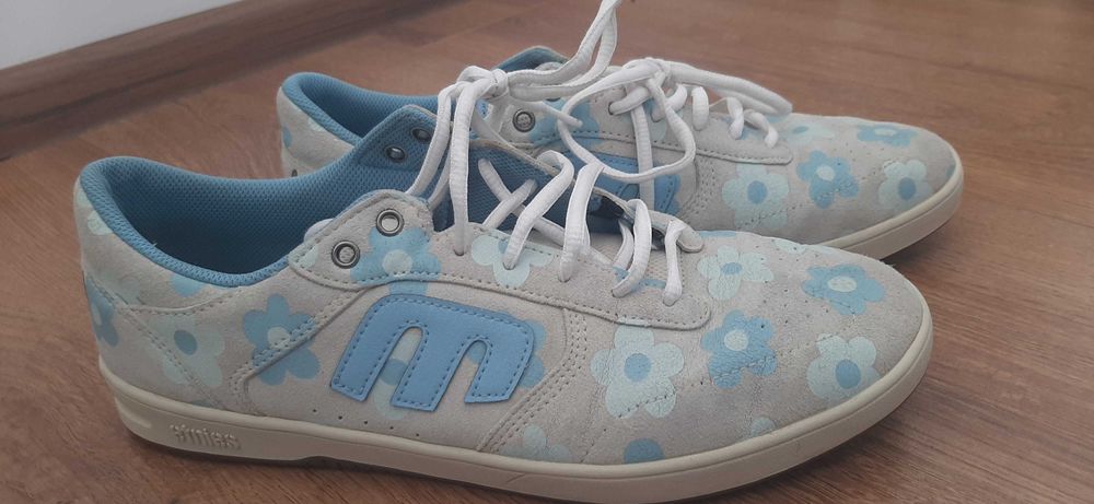 ETNIES Window X Leon Karssen