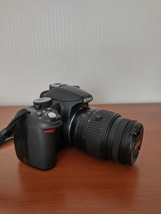 Nikon D3100 + обектив 18-55''