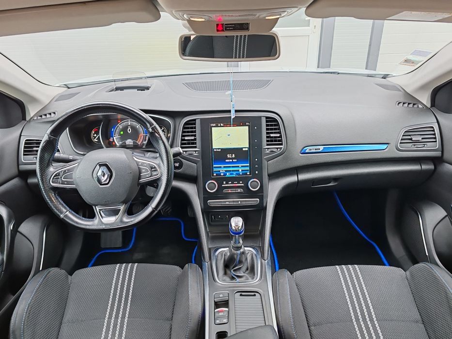 Renault Megane 4 GT Line / alb perlat