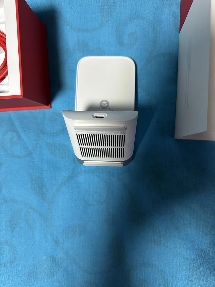 Беэжично зарядно Airvooc 50w