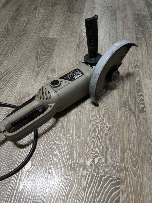 Электроинструмент. Болгарка Crown 230mm.