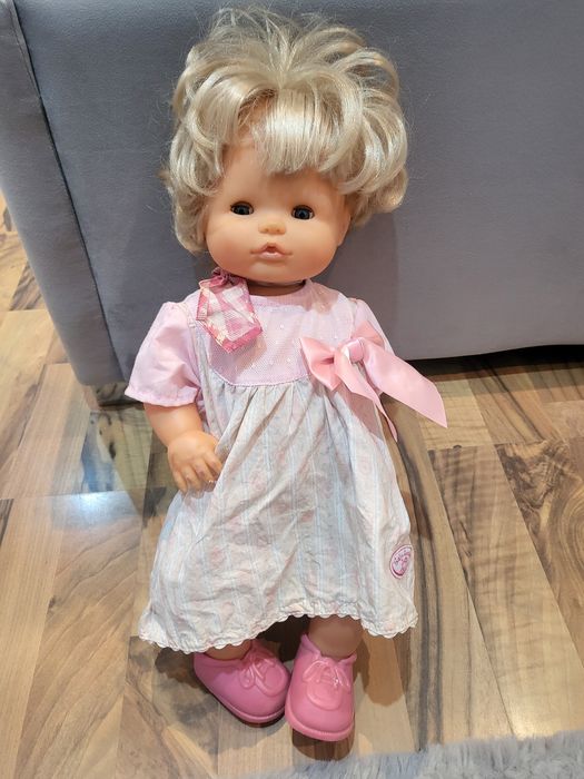 Vand papusa de colectie