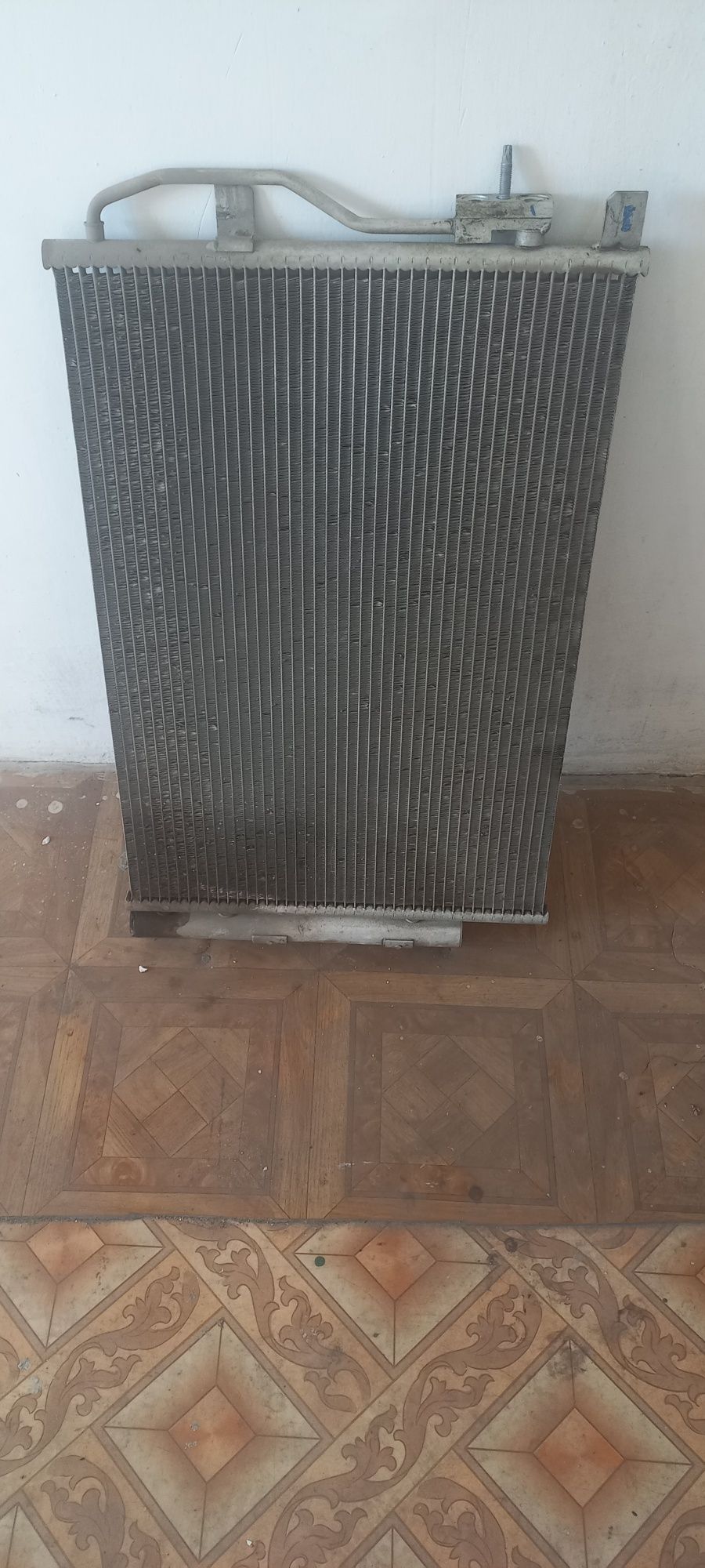Продам радиатор кондиционера на Кобальт целый