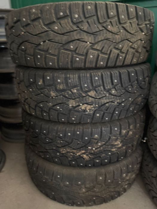 Зимние шины 215/65r16