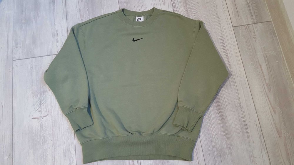 Чисто ново спортно горнище суитшърт Nike за момиче с размер XS