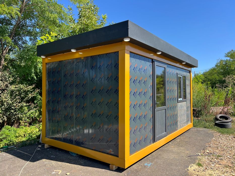 Vand containere modulare spatii comerciale cu design frumos si robust