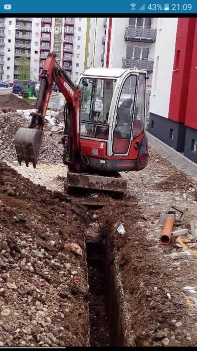 Inchiriez buldoexcavator, compactor, excavator, transport basculab