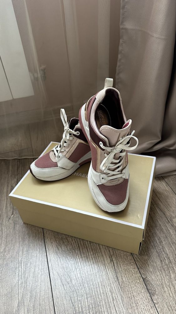Michael kors кецове