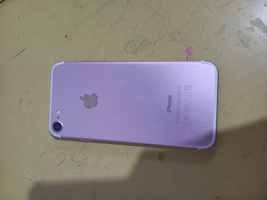 iPhone 7 идеальном состаяние