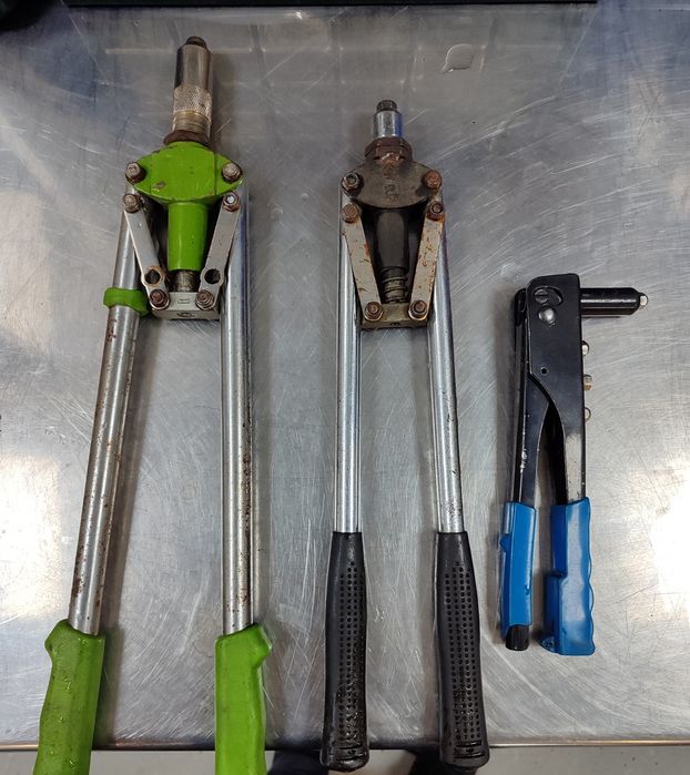 Ручной заклепочник