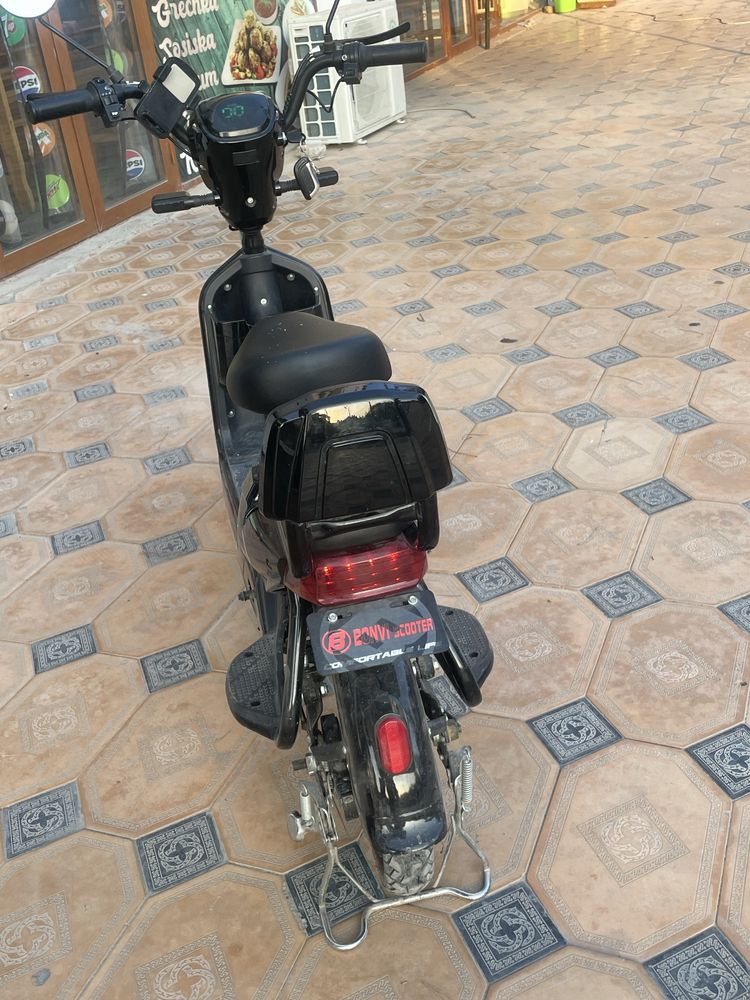 bonvi skuter zur holatda narxini kelishamiz