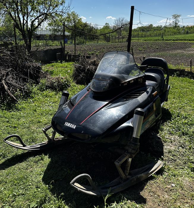 Sanie cu motor Yamaha Vmax 500 – stare foarte bună, raritate!