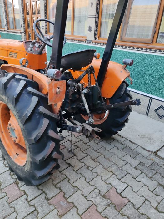 Tractor Fiat 215