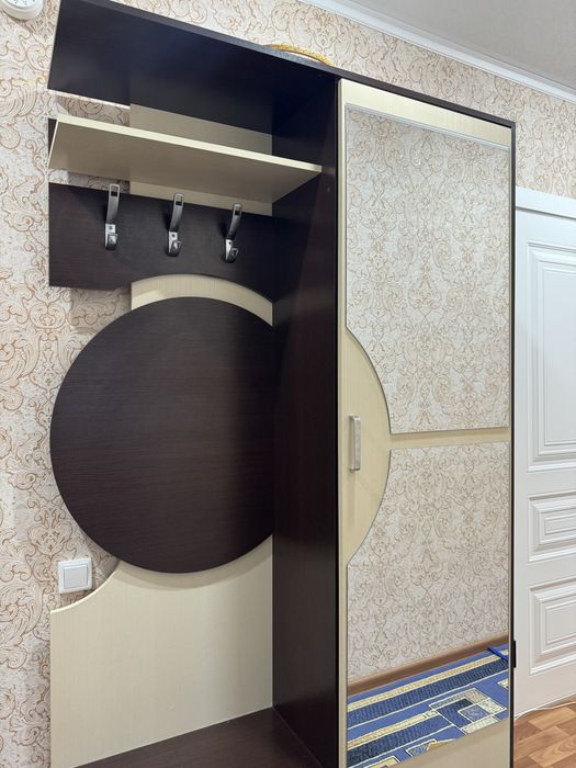 Шкаф для прихожей комнаты