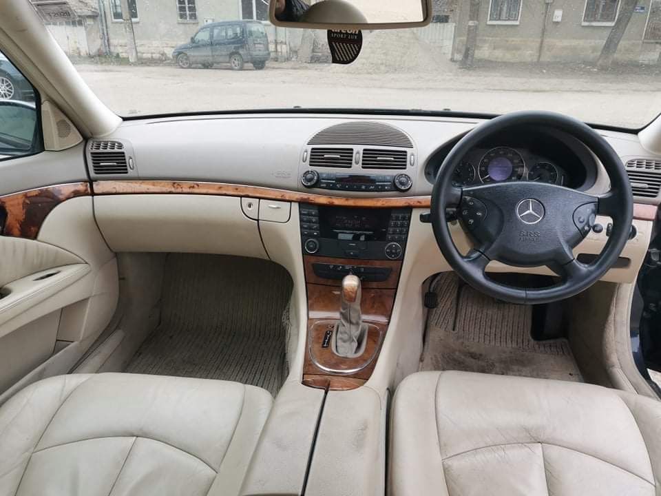 Mercedes E320 на части
