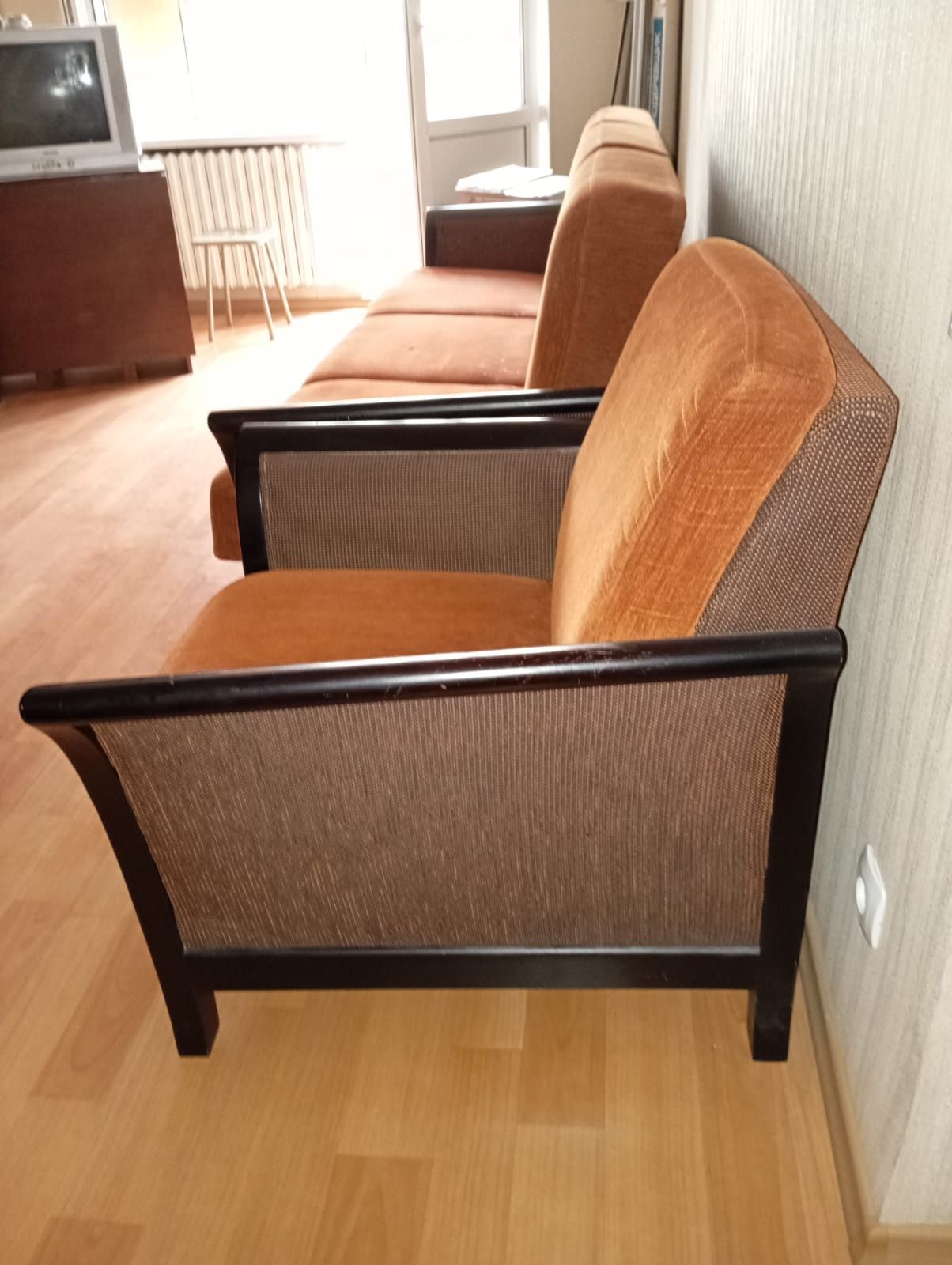 Диван раскладной отличного качества