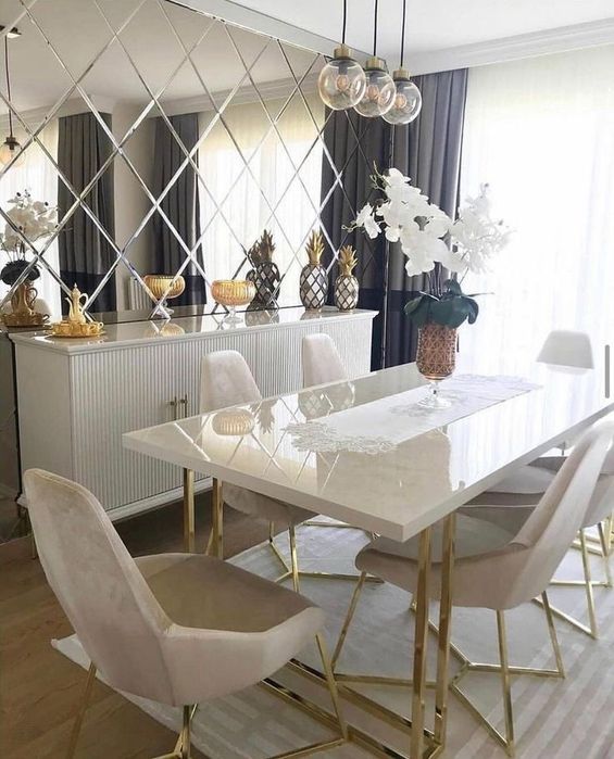 Oglinda Fasetată Venetiană , Mobila la Comanda