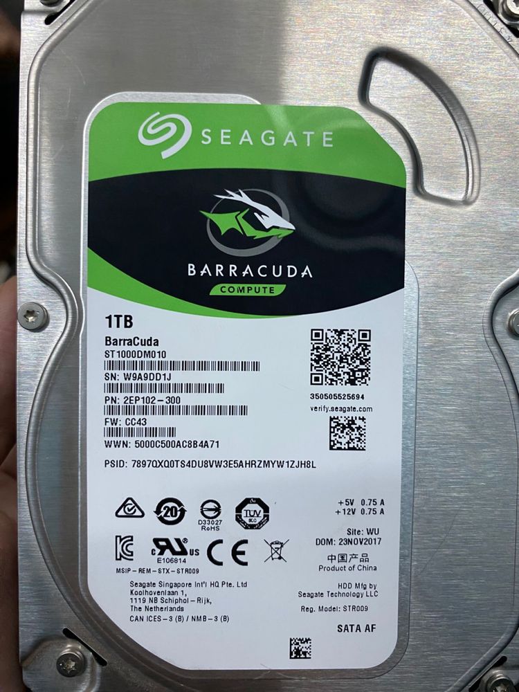 Жесткий диск  1 TB
