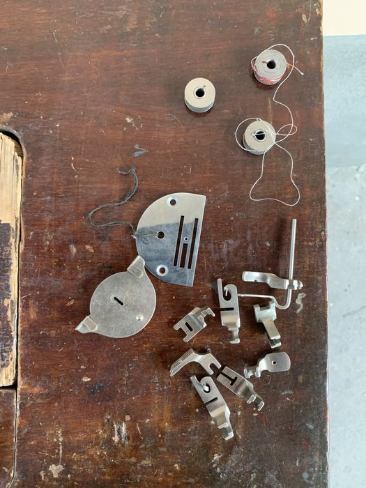 Швейная машинка Lada 237-1.