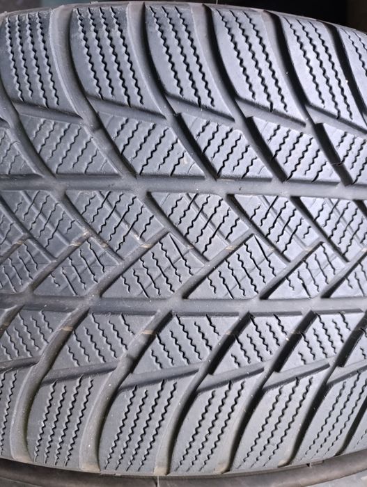 Anvelope de iarnă 235 50 19 Bridgestone dot 2020