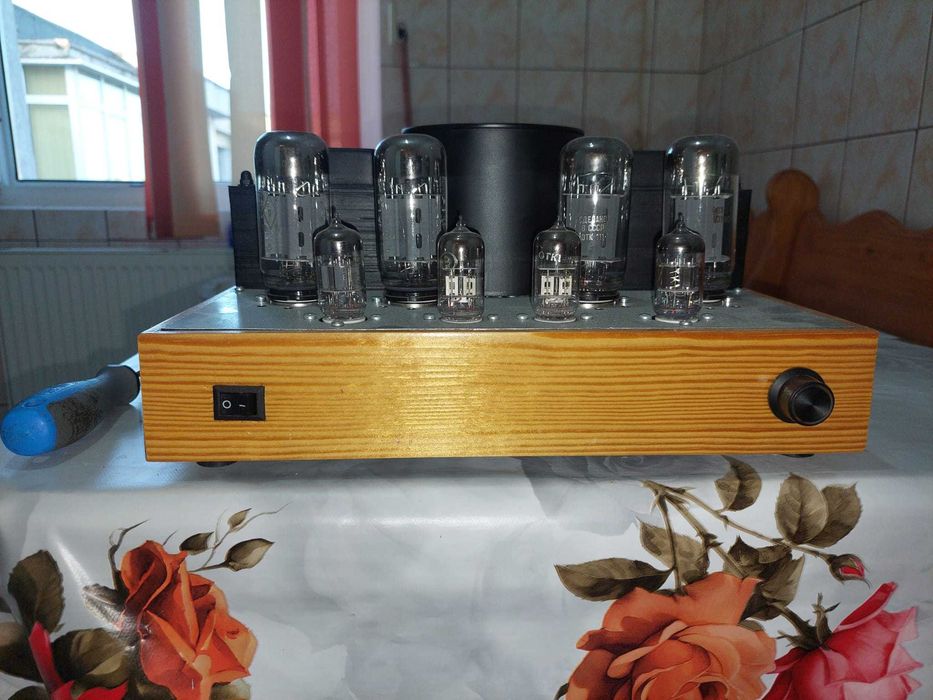 Amplificatoare pe lampi.