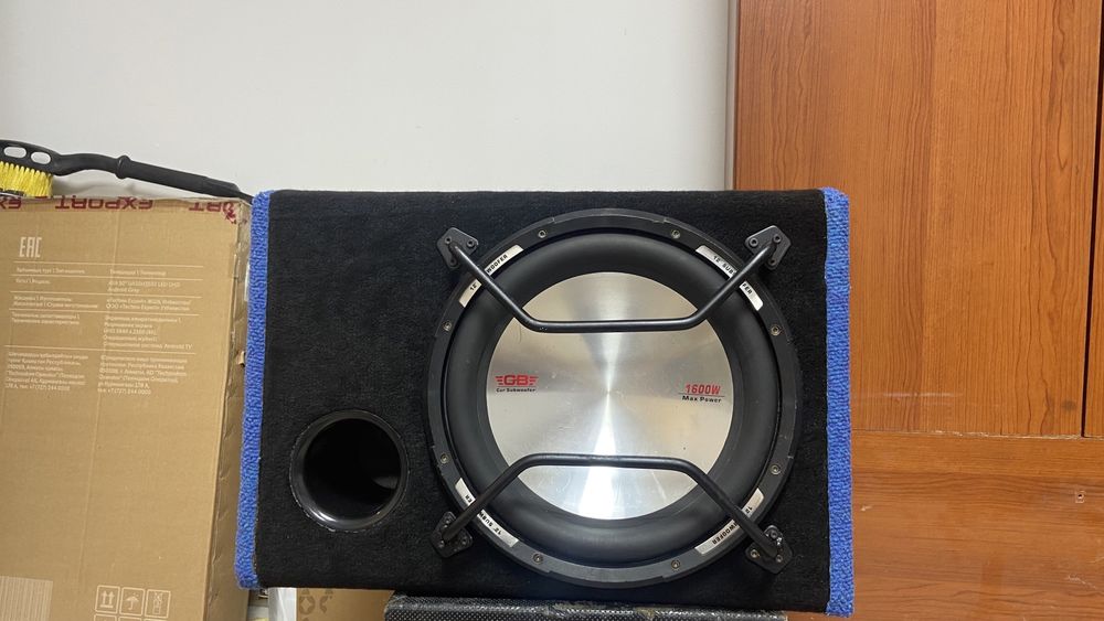 Савбуфер, буфер для авто