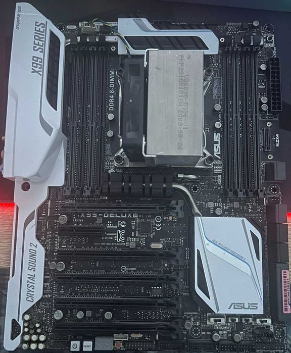 DEFECT! Vând placa de bază Asus X99-DELUXE cu Intel I7-5820K DEFECTĂ