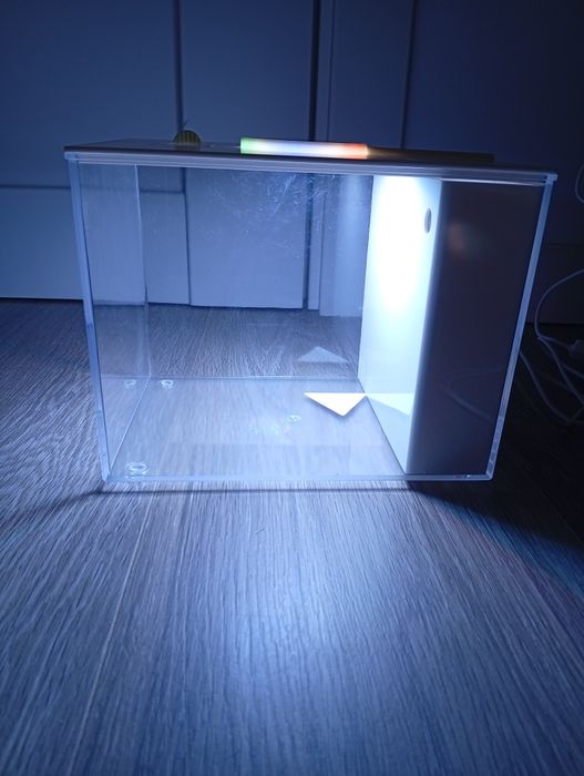 Vând Acvariu pentru pești