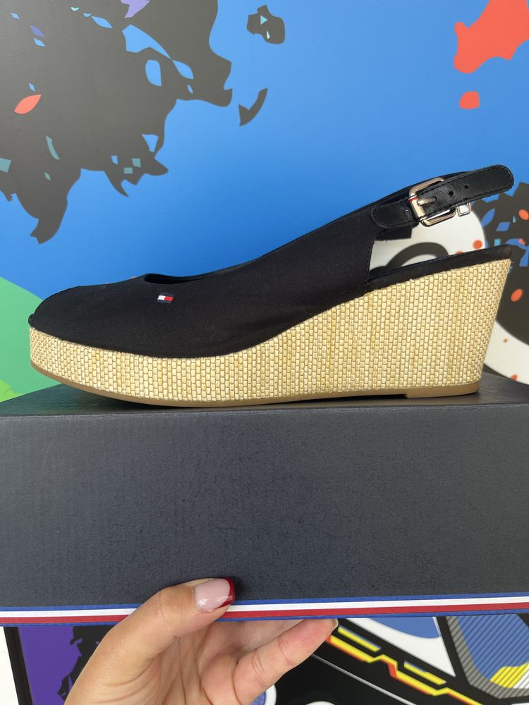 Оригинални сандали Tommy Hilfiger номер 42