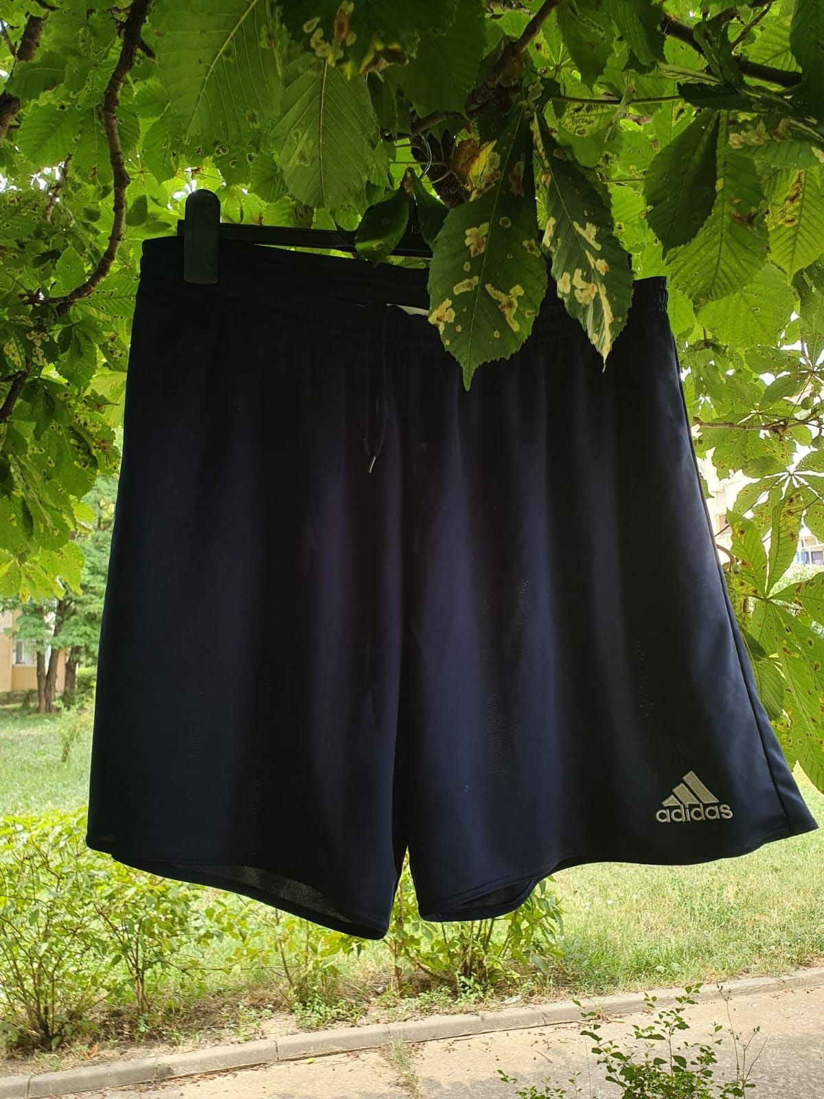 Pantaloni scurti adidas