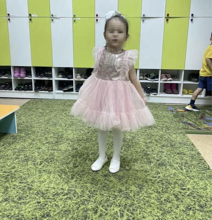 Продам платье для девочек. Возраст3-5 лет