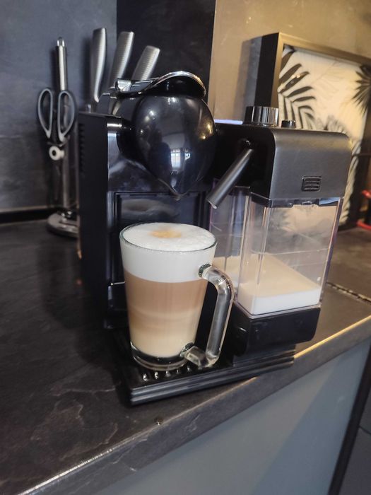 DeLonghi Nespresso Lattissima