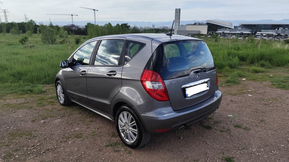 Изключително запазен Mercedes A180 Elegance автоматик