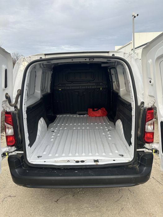 Citroen Berlingo 2024 1.5 diesel 50.000 KM AVARIAT / AVARIATE
