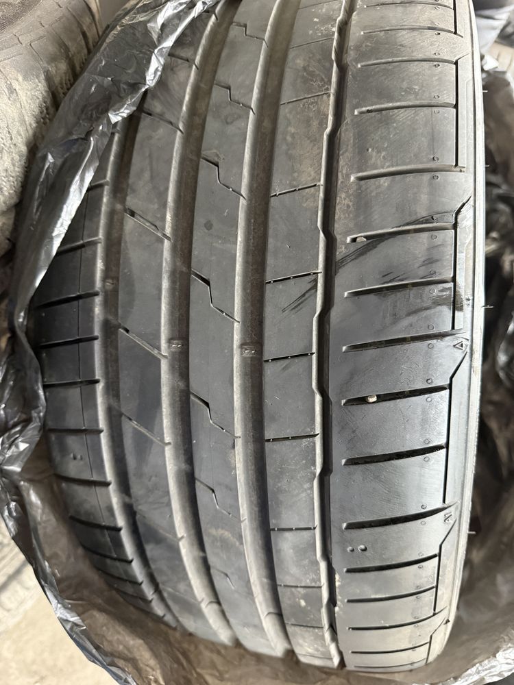 Като нови! 2бр гуми Hankook - 255/40/18