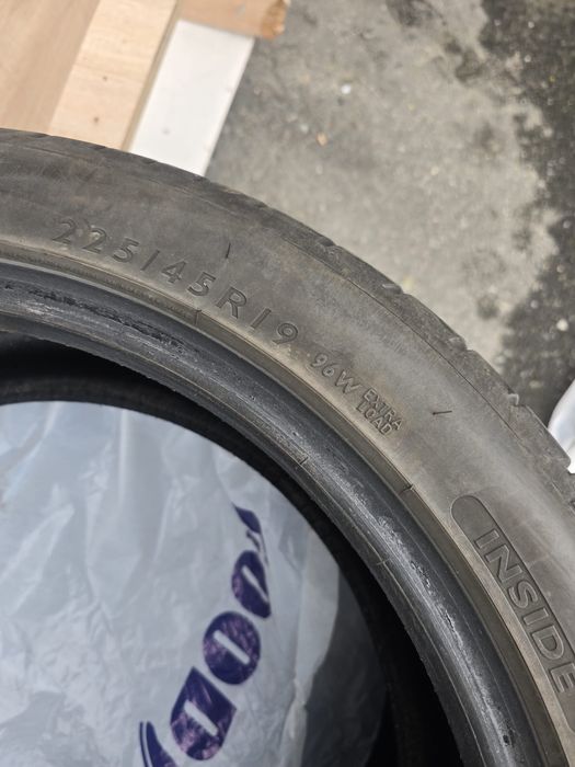 Anvelope Dunlop 225/45/R19 vara