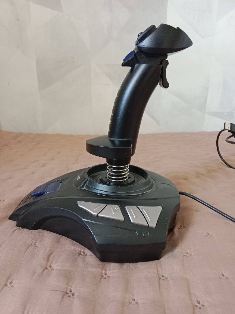 USB контроллер для авиасимуляторов Genius MaxFighter F-16U