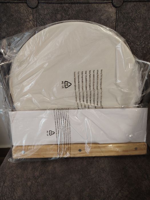 Piatra pt copt refractata și cutit nou.