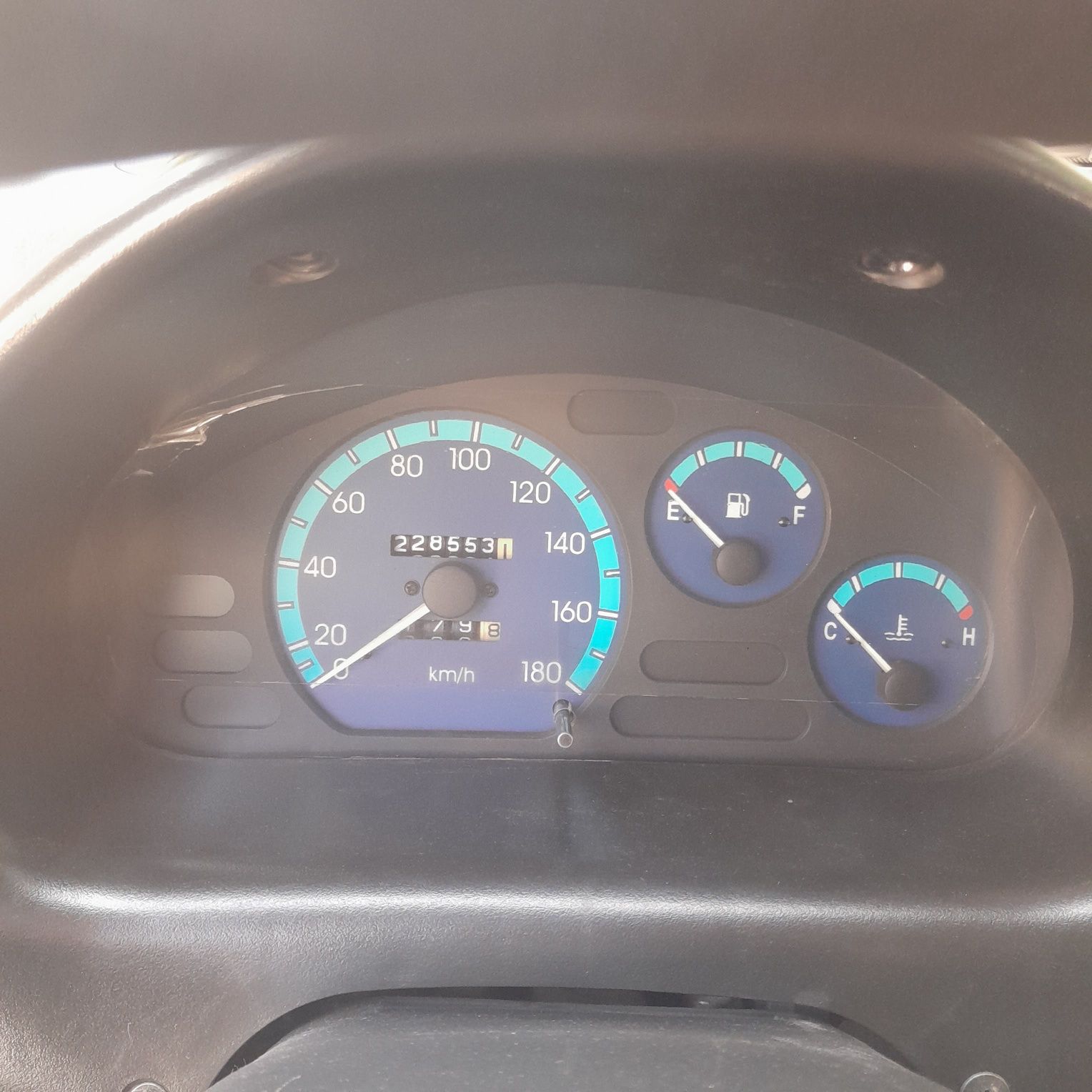 Matiz sotiladi holati zor 3200