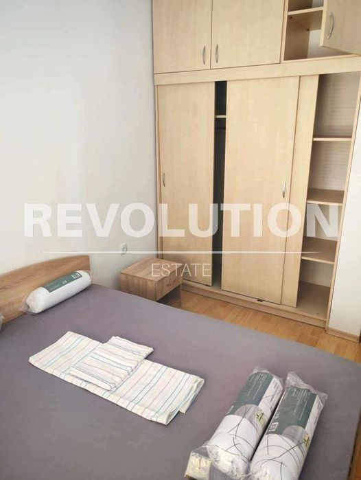 Дава се под наем Двустаен апартамент в Варна, Зимно кино Тракия - 48 кв.м за 475 € - Снимка #1