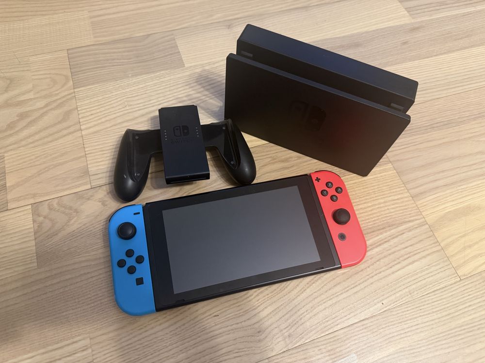 Nintendo Switch cu docking