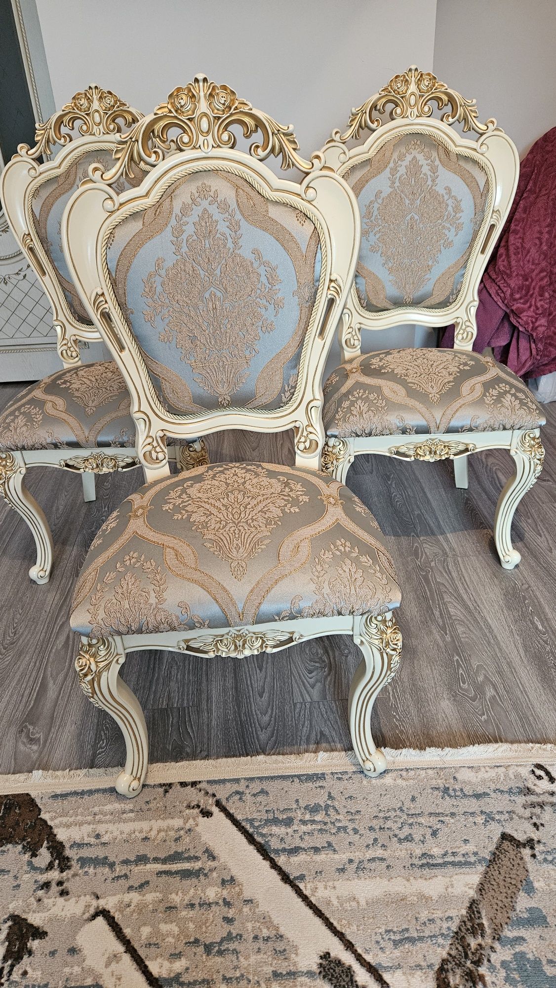 Стулья для гостинной