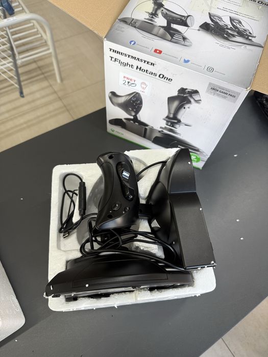 Manet de zbor Thrustmaster T.Flight Hotas One